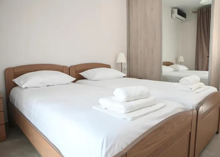 Apartament Faidra Néa Péramos