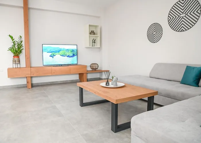 Faidra * Néa Péramos