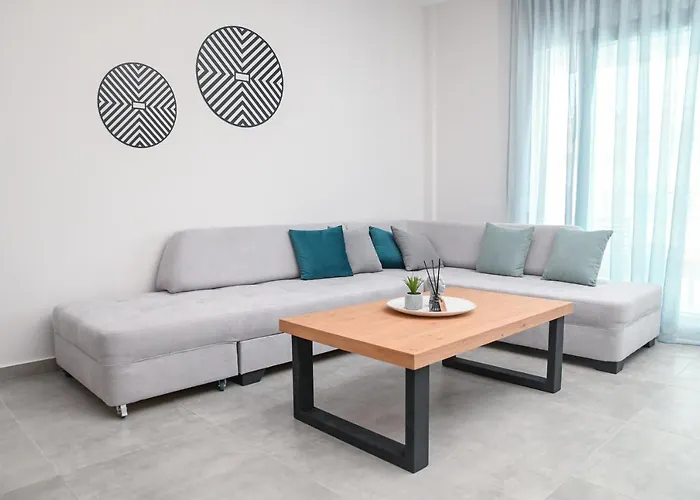 Faidra Néa Péramos